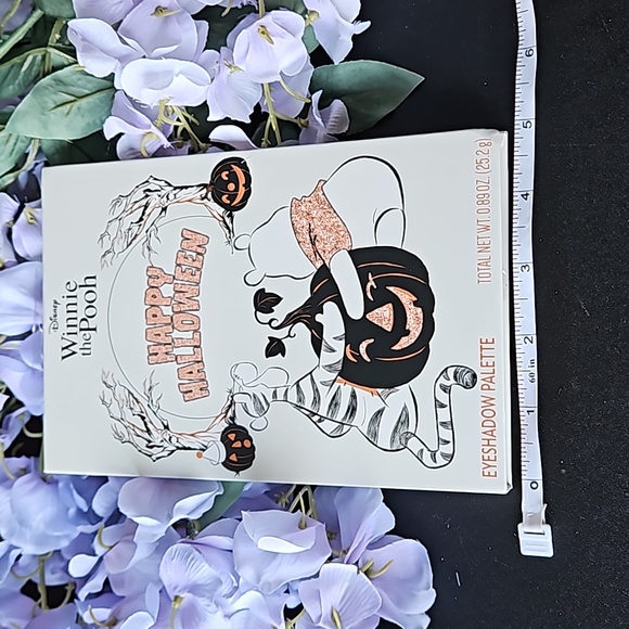 Disney 🎁 Winnie the Pooh Halloween Eye Palette with Built in Mirror. - Picture 6 of 7